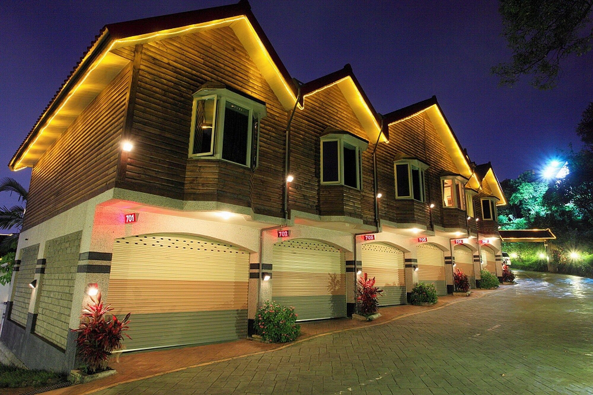 ريغالي فيلا هوتل