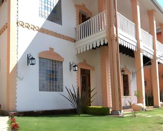 Maison Lovasoa - Antananarivo - Building