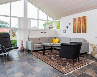 Holiday Home Grenaa XLII - Grenaa - Stue