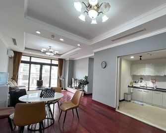 Mai-homestay Royal City 3 bedrooms - Hanoi - Dining room