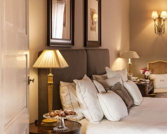 Corte Gondina boutique hotel - La Morra - Slaapkamer