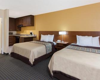Days Inn Mission Valley Qualcomm Stadium/ SDSU - San Diego - Bedroom