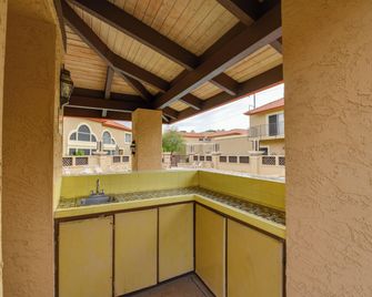 14 Mi to Dtwn Phoenix Condo with Balcony and Spa! - פיניקס