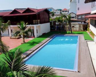 Peaceful Hotel - Vientiane - Pool