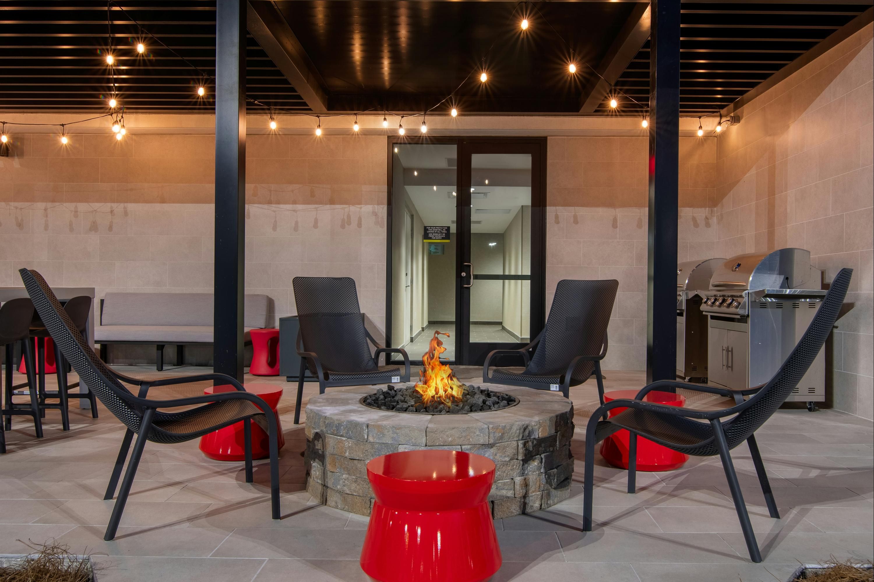 Home2 Suites by Hilton Jacksonville Downtown - Jacksonville - Patio