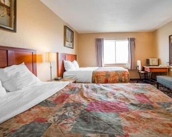 Rodeway Inn & Suites - Nampa - Nampa - Bedroom