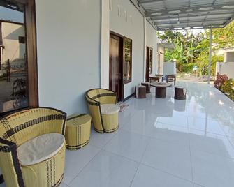 Surya Abadi Homestay Syariah Redpartner - Kebumen - Patio