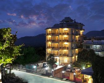Pokhara Choice Inn - Pokhara - Building