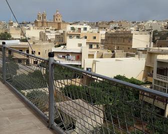 Tal-Marga Bed and Breakfast - Qala - Balcó