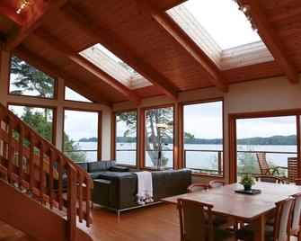Views I Oceanfront I Tonquin I Hot Tub I Fireplace - Tofino - Salon