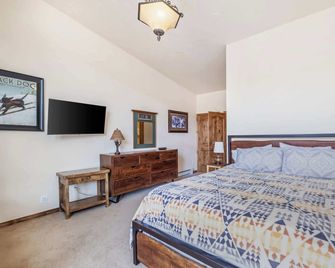 Landmark Vail - Charming Condo for 8 with Resort-style Amenities - Vail