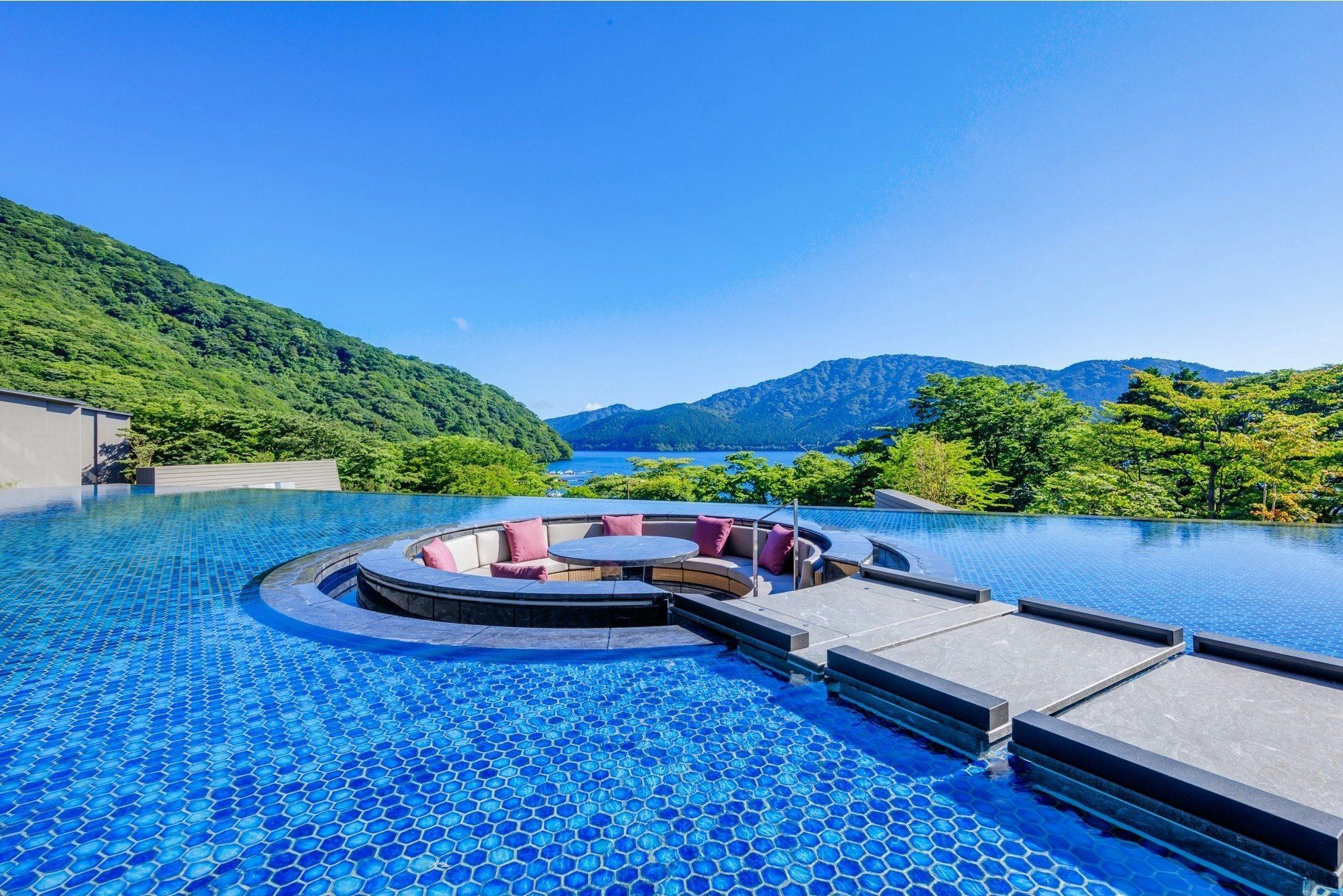 Hakone Ashinoko Hanaori - האקונה - בריכה