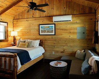 'Stars Hollow' Cozy Mini-Cabin In Muir Valley -Rrg - Rogers - Bedroom