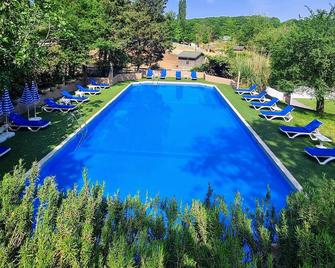 Polonezköy Country Club & Accommodation in the Wildlife Park! - Estambul - Piscina