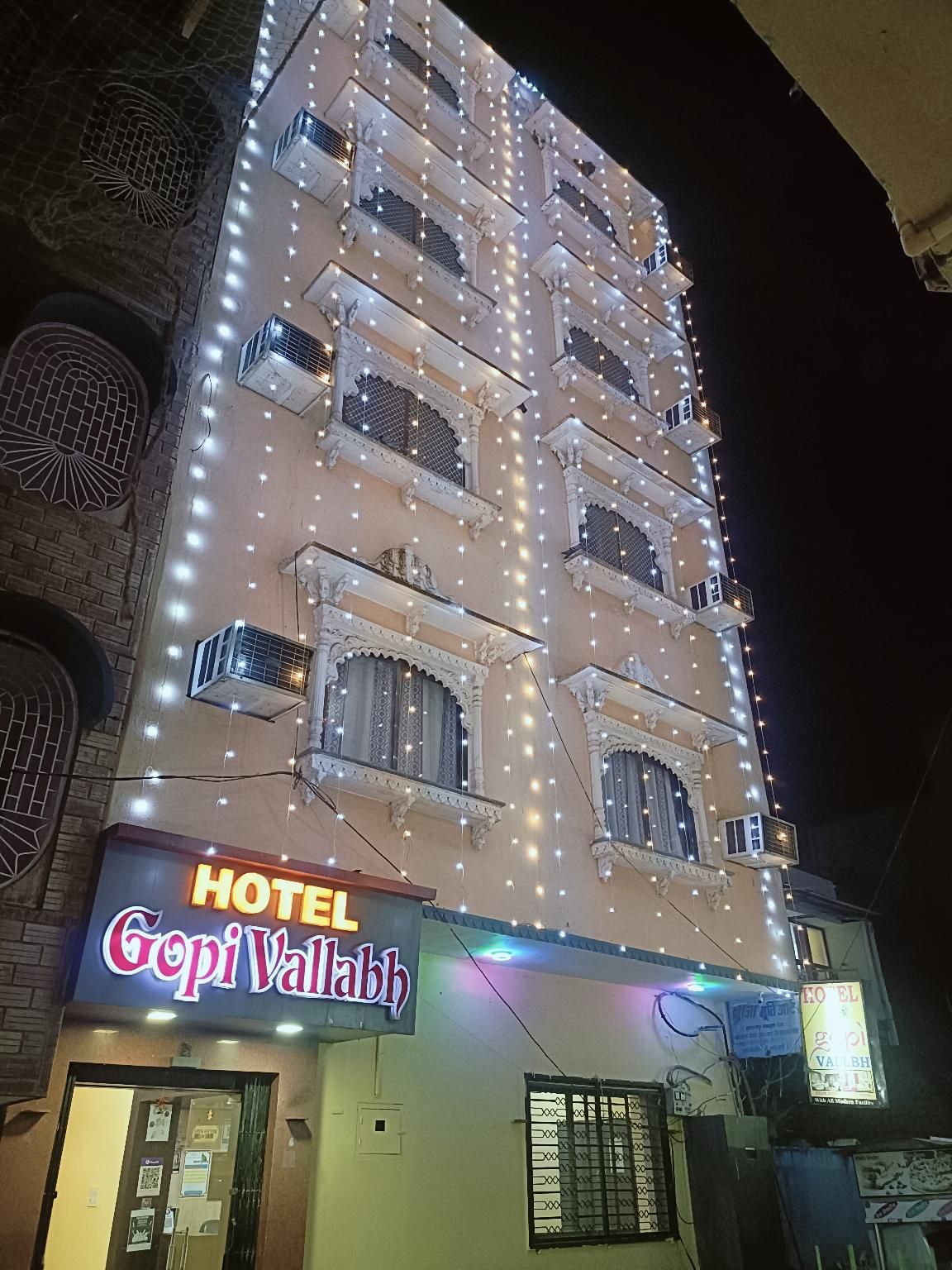 Hotel Gopi Vallabh - Nāthdwāra - Building