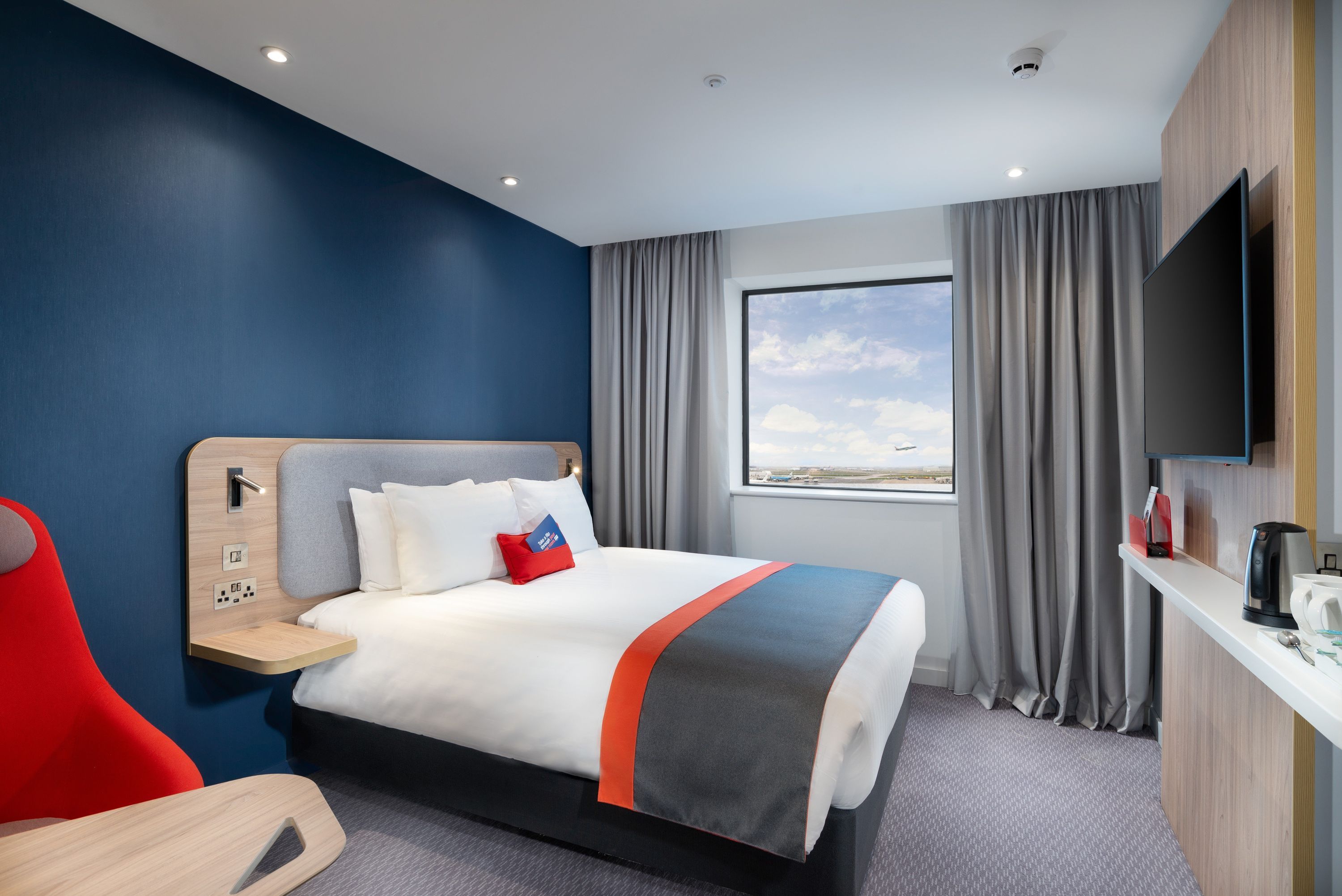 Holiday Inn Express London Heathrow T4 By IHG - Hounslow - חדר שינה