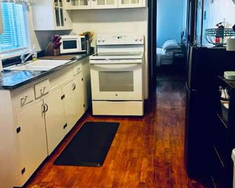 Main Street Stay - Unit 3 - cozy apt near NRG - Ansted - Cocina