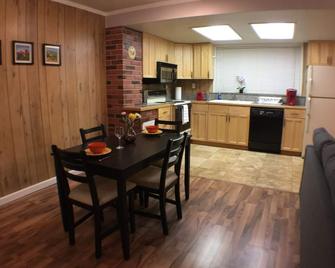 Cozy 1-Bedroom House In the Heart of Kennewick - Great Corporate House - Kennewick - Kitchen