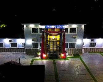 Ronkibog Crystal Hotel & Suites - Ado-Ekiti - Edificio