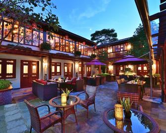 Jingshan Garden Hotel - בייג'ין - פטיו