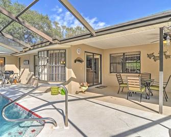 Pristine Spring Hill House with Private Pool and Lanai - Spring Hill - Patio