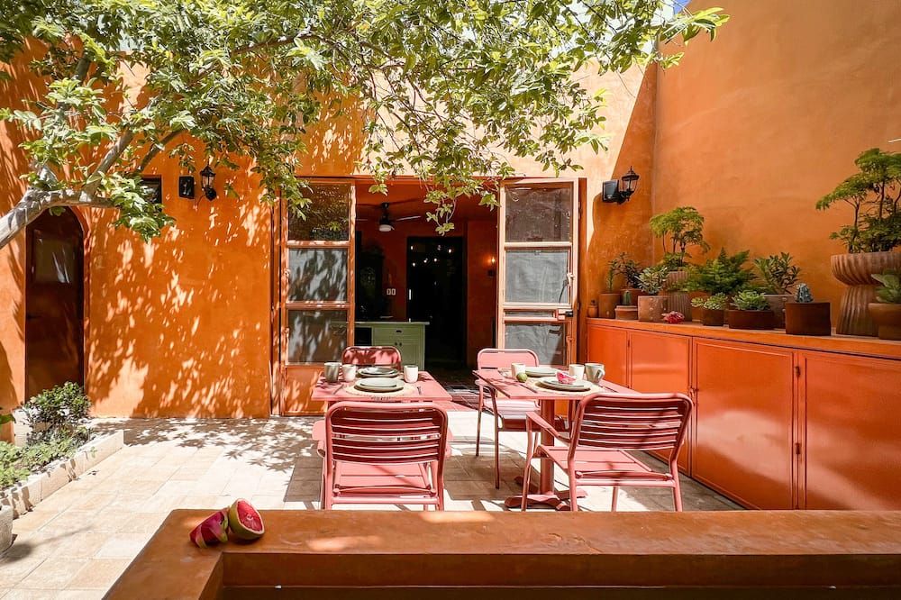 Kuka y Letras - מרידה - פטיו