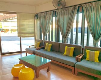 Srichada Hotel Khaolak - Sha Extra Plus - Khao Lak - Living room