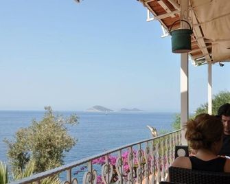 Caretta Hotel - Kalkan - Balkón