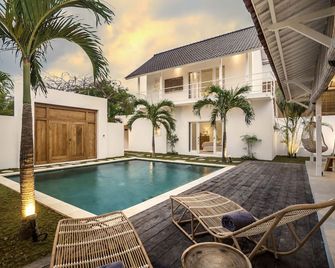 A Casa Di Renucci by Alfred in Bali - Kuta - Pool
