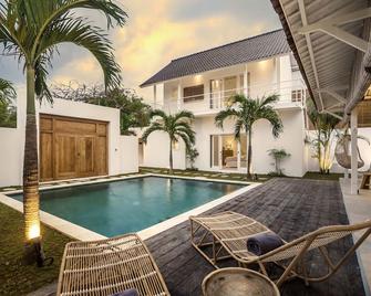 A Casa Di Renucci by Alfred in Bali - Kuta - Pool