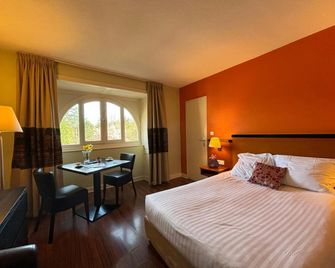 Résidence le Métropole - Luxeuil-les-Bains - Bedroom