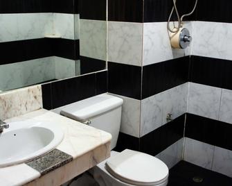 A 하우스 부티크 게스트하우스 - 방콕 - 욕실