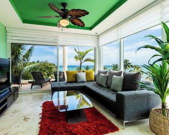 The Elements Oceanfront & Beachside Condo Hotel - Playa del Carmen - Living room