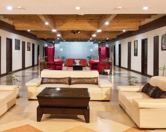 Hotel Ck International by Pax Hotels - Shimla - Lounge