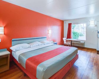 Travelodge by Wyndham Norfolk Airport - Norfolk - Habitación