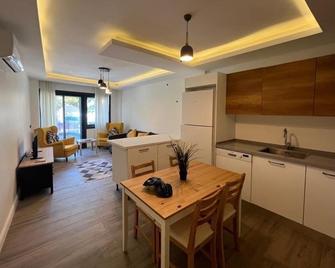 Enoya Suits Ilica - Cesme