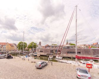 Hotel Kontorhaus Stralsund - Stralsund - Outdoor view