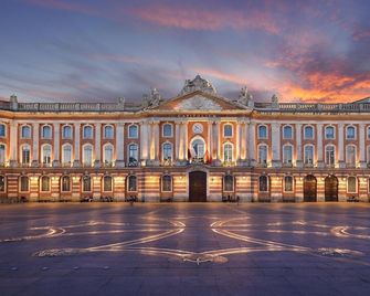 B&B HOTEL Toulouse Cité de l'Espace Hurel - Toulouse