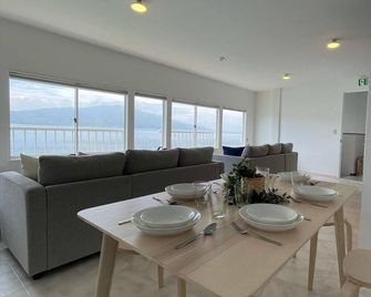 House with Ocean view good for 8PPL Free WiFi - Suo-Oshima - Comedor