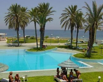Hotel Les Palmiers - Monastir - Pool