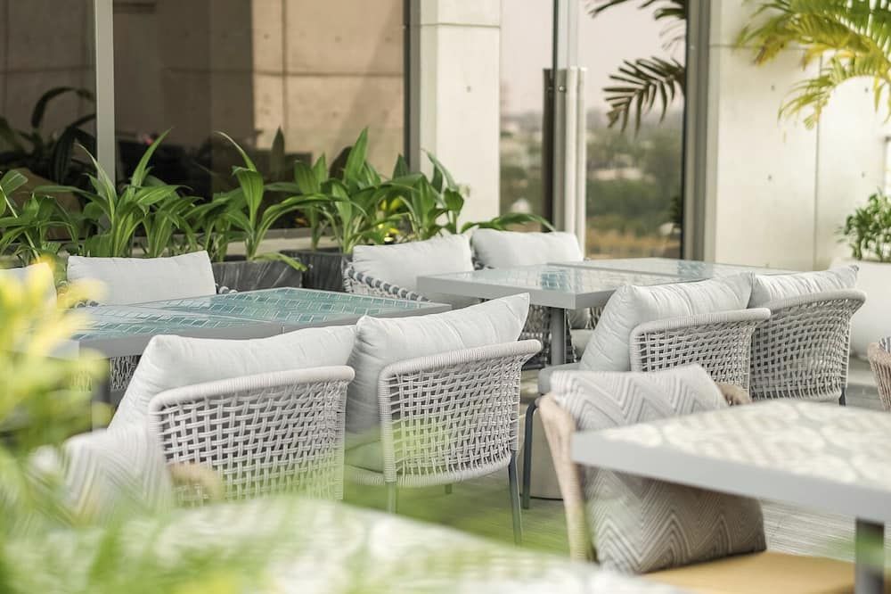 SeSaya Poshtel & Bistro - Colombo's Newest and Finest Poshtel Dorms and Rooms - קולומבו
