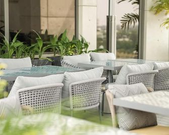 SeSaya Poshtel & Bistro - Colombo's Newest and Finest Poshtel Dorms and Rooms - Κολόμπο