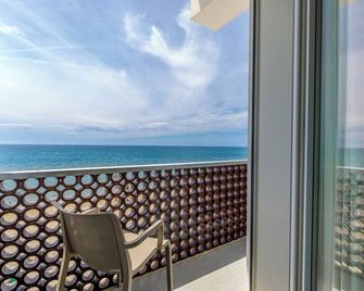 Hotel Tirreno - Latina - Balkon