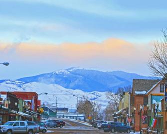 Get away from the hustle and bustle in an outdoor paradise! - Saratoga - Outdoors view