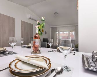 Apartment Heaven - Podstrana - Essbereich