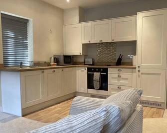 In the heart of the new forest - Fordingbridge - Kitchen