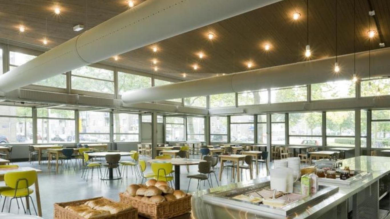 Wow Amsterdam Hostel