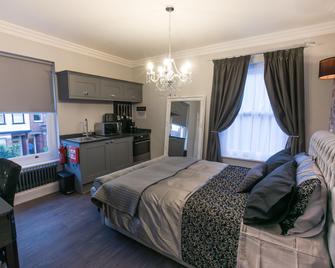 Apartments At Number 10 The Abbey - Wymondham - Dormitor