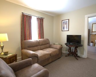 Home away from Home! - 1BR apartment in Maysville - Maysville - Sala de estar