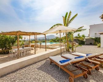 Villa Can Sunyer.Ibiza. - Sant Jordi de ses Salines - Patio